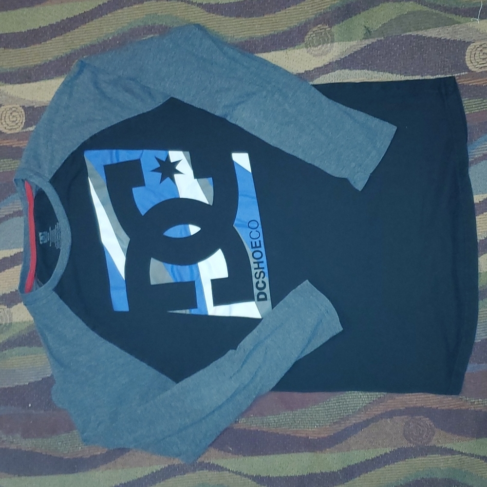 DC Shoes mens long sleeve graphic tee